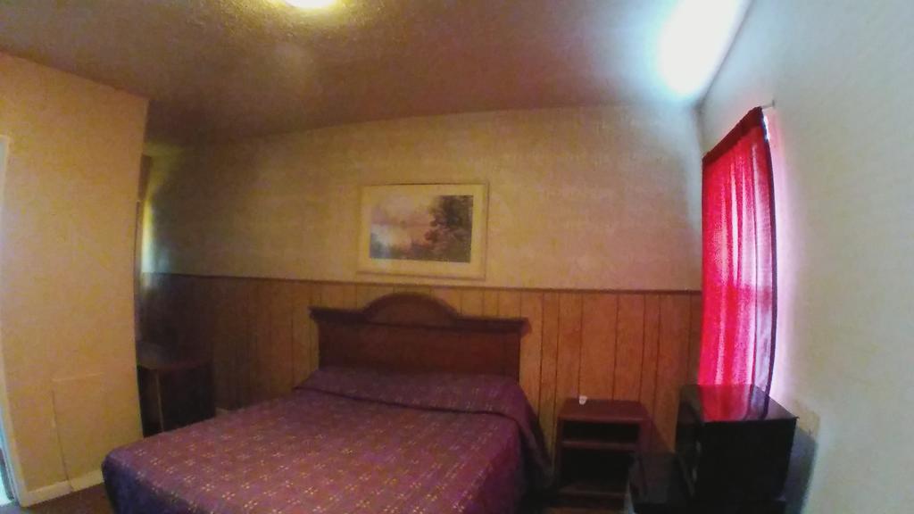 Colonial Motel Marshalltown Exterior foto